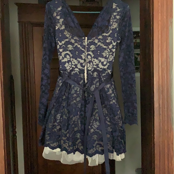 Event dress - Picture 4 of 4